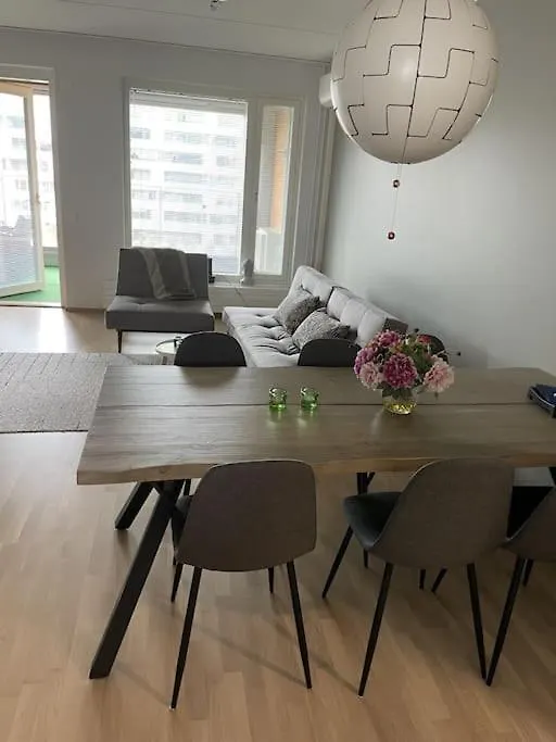Kaunis Huoneisto Jatkasaaressa, Iso Parveke, Sauna, Ilmastointi, Autohallipaikka Helsinki