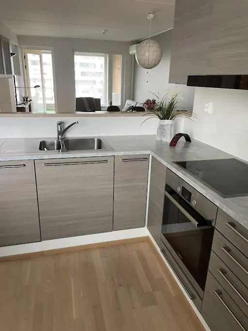 Kaunis Huoneisto Jatkasaaressa, Iso Parveke, Sauna, Ilmastointi, Autohallipaikka Helsinki Finlandia