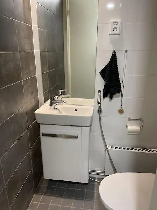 Kaunis Huoneisto Jatkasaaressa, Iso Parveke, Sauna, Ilmastointi, Autohallipaikka Helsinki 0*,  Finnland