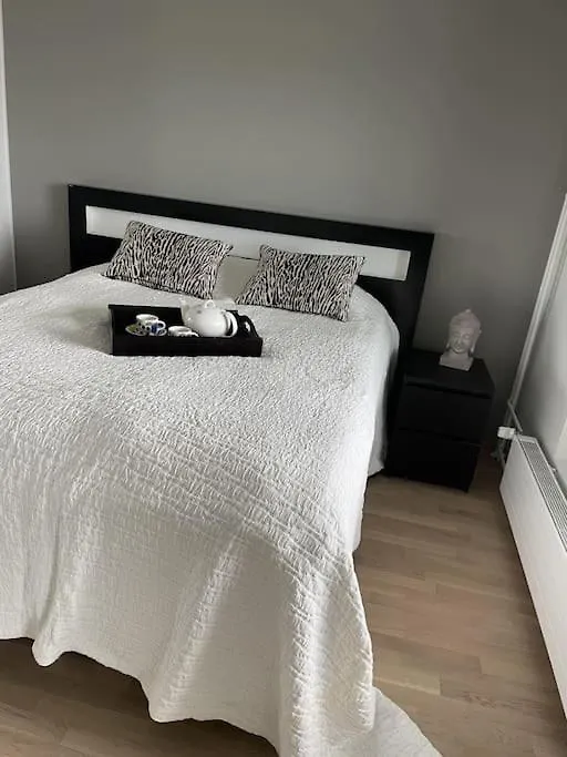 Apartment Kaunis Huoneisto Jatkasaaressa, Iso Parveke, Sauna, Ilmastointi, Autohallipaikka Helsinki Finnland