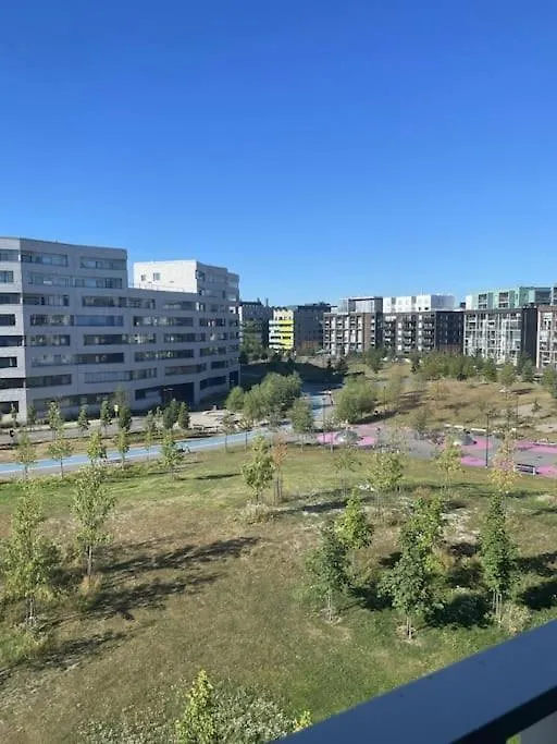 Kaunis Huoneisto Jatkasaaressa, Iso Parveke, Sauna, Ilmastointi, Autohallipaikka Helsinki Apartment