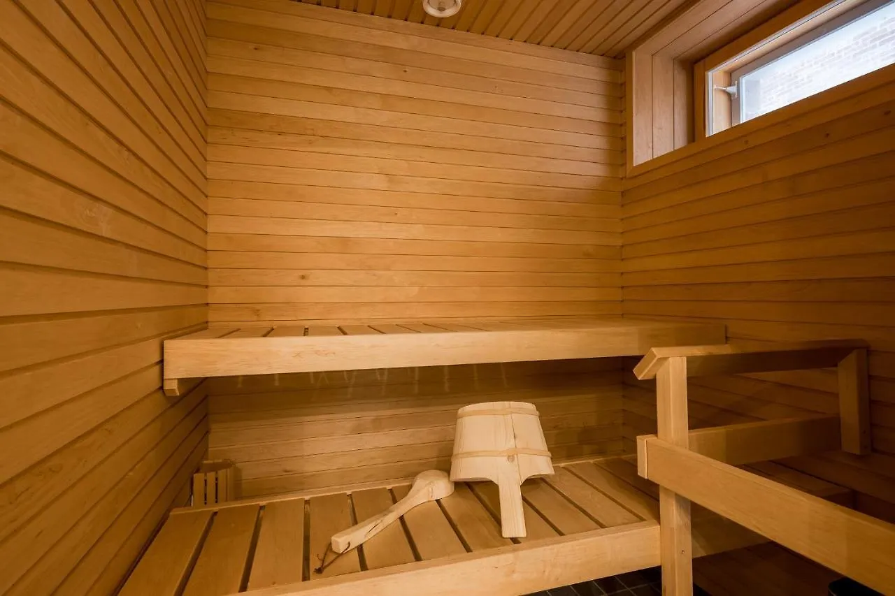 Kaunis Huoneisto Jatkasaaressa, Iso Parveke, Sauna, Ilmastointi, Autohallipaikka Helsinki Apartment